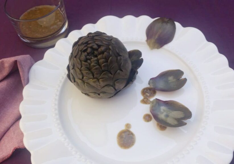 Artisjok met een lekker sausje